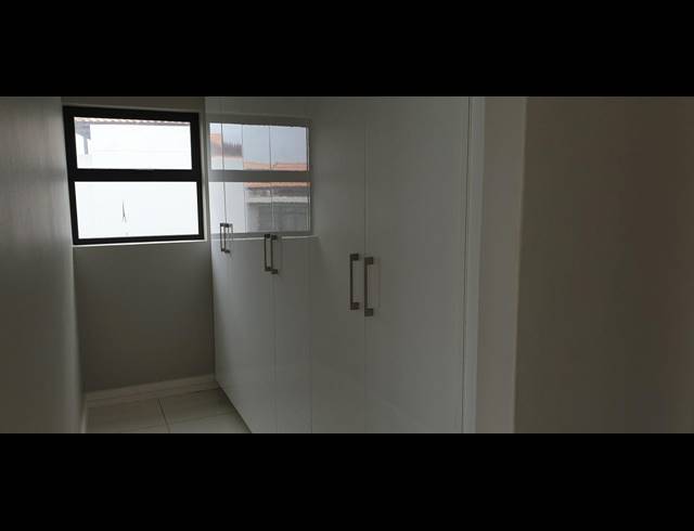 4 BEDROOM FREESTANDING TO LET IN IZINGA